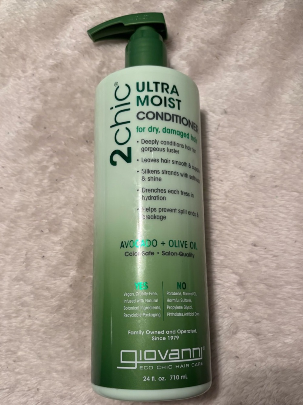 New Jumbo 24oz Giovanni 2Chic Ultra Moist conditioner for dry, damaged hair